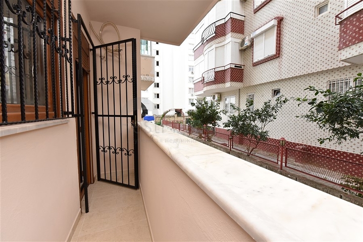 شقة 3 غرف وصالة - واسعة - في مركز مدينة الانيا