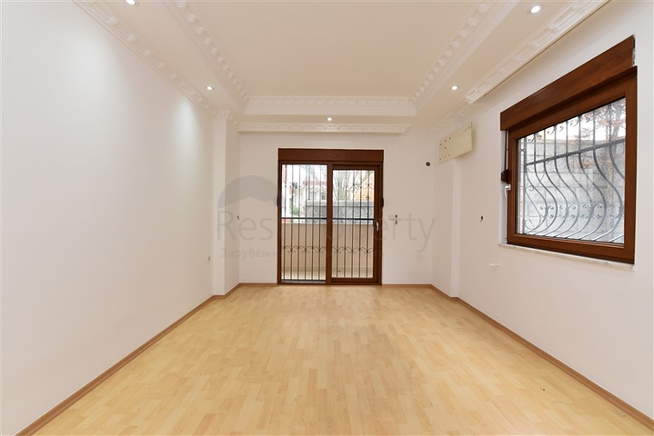 شقة 3 غرف وصالة - واسعة - في مركز مدينة الانيا