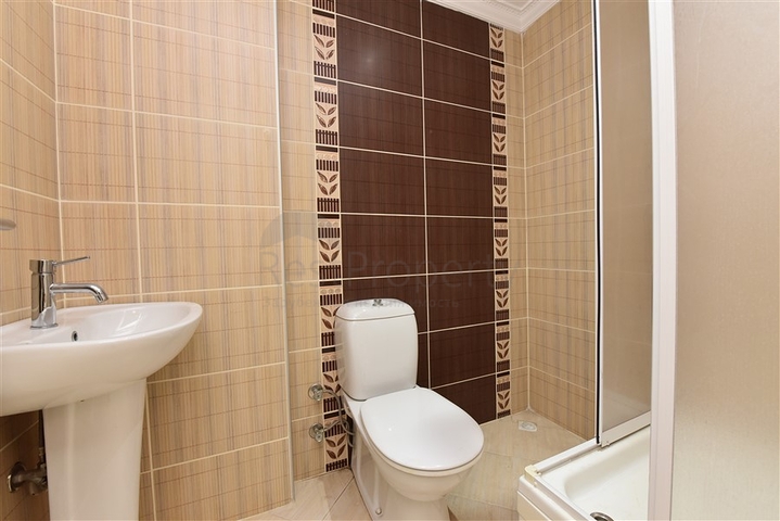 شقة 3 غرف وصالة - واسعة - في مركز مدينة الانيا