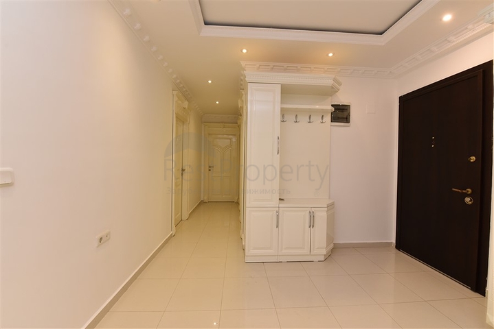 شقة 3 غرف وصالة - واسعة - في مركز مدينة الانيا