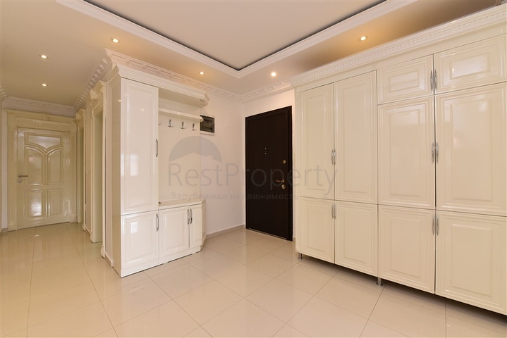 شقة 3 غرف وصالة - واسعة - في مركز مدينة الانيا