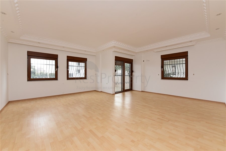 شقة 3 غرف وصالة - واسعة - في مركز مدينة الانيا