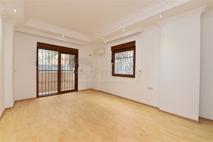 شقة 3 غرف وصالة - واسعة - في مركز مدينة الانيا