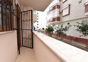 شقة 3 غرف وصالة - واسعة - في مركز مدينة الانيا