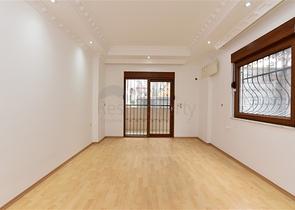 شقة 3 غرف وصالة - واسعة - في مركز مدينة الانيا