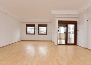 شقة 3 غرف وصالة - واسعة - في مركز مدينة الانيا