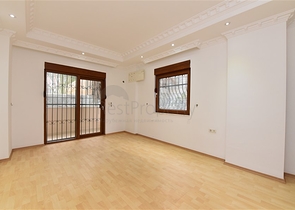 شقة 3 غرف وصالة - واسعة - في مركز مدينة الانيا