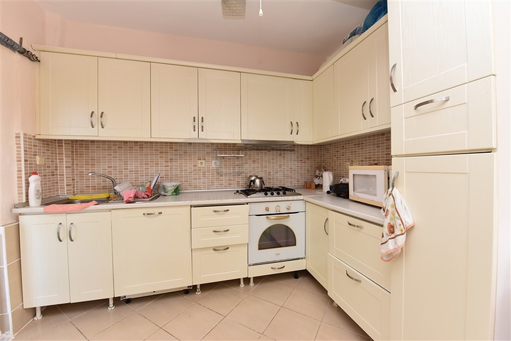 اطلالة بحرية - شقة 2 غرفة وصالة -مؤثثة - في كارجي جاك / الانيا 