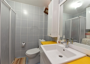 اطلالة بحرية - شقة 2 غرفة وصالة -مؤثثة - في كارجي جاك / الانيا 