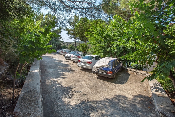 اطلالة بحر - شقة 3غرف وصالة - مفروشة - في كارجي جاك / الانيا 