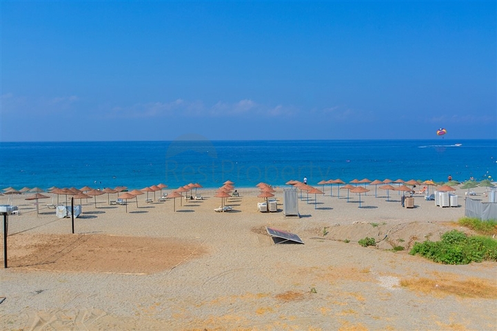 اطلالة بحر - شقة 3غرف وصالة - مفروشة - في كارجي جاك / الانيا 