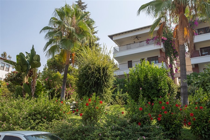 اطلالة بحر - شقة 3غرف وصالة - مفروشة - في كارجي جاك / الانيا 