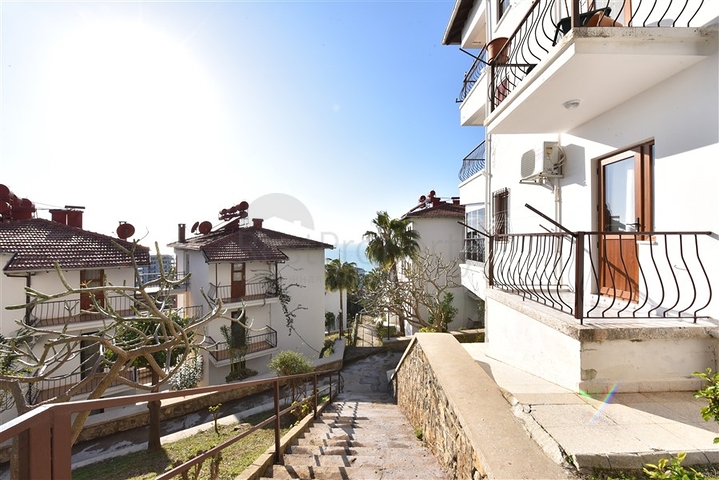 اطلالة بحر - شقة 3غرف وصالة - مفروشة - في كارجي جاك / الانيا 