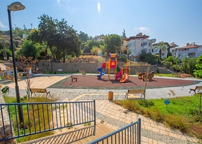 اطلالة بحر - شقة 3غرف وصالة - مفروشة - في كارجي جاك / الانيا 