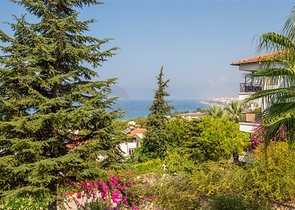 اطلالة بحر - شقة 3غرف وصالة - مفروشة - في كارجي جاك / الانيا 