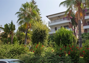 اطلالة بحر - شقة 3غرف وصالة - مفروشة - في كارجي جاك / الانيا 