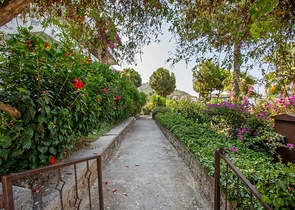 اطلالة بحر - شقة 3غرف وصالة - مفروشة - في كارجي جاك / الانيا 