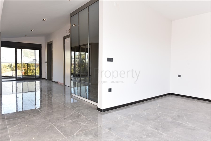 تصميم مميز وموقع استراتيجي -فلل فاخرة -5 غرف وصالة -اطلالة بحر -كارجي جاك / الانيا