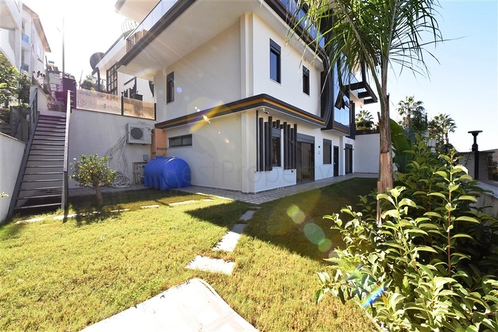 تصميم مميز وموقع استراتيجي -فلل فاخرة -5 غرف وصالة -اطلالة بحر -كارجي جاك / الانيا