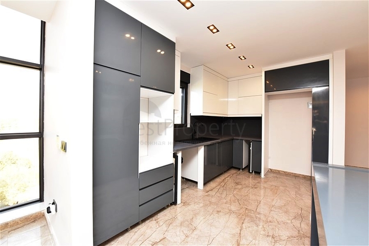 تصميم مميز وموقع استراتيجي -فلل فاخرة -5 غرف وصالة -اطلالة بحر -كارجي جاك / الانيا