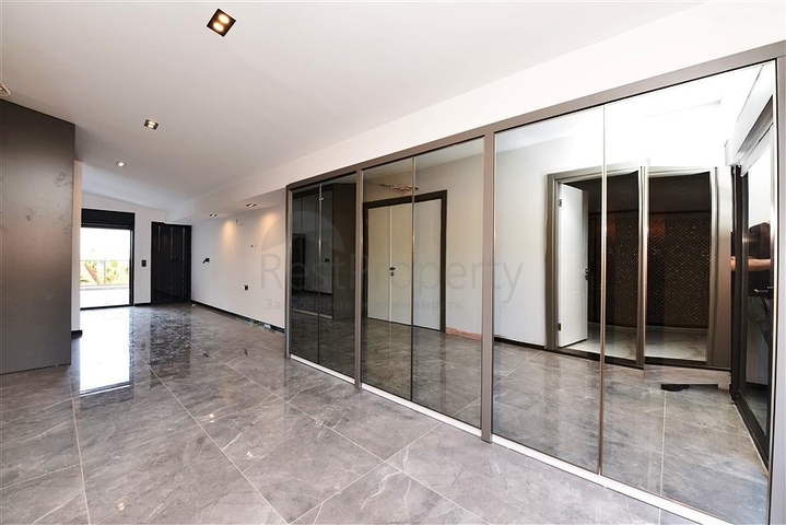 تصميم مميز وموقع استراتيجي -فلل فاخرة -5 غرف وصالة -اطلالة بحر -كارجي جاك / الانيا