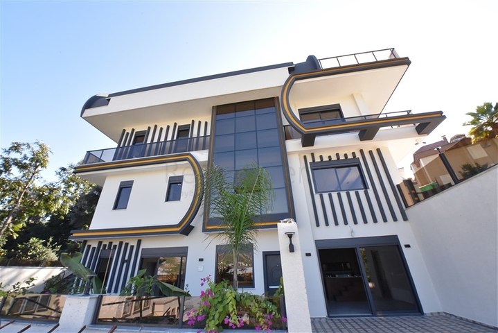 تصميم مميز وموقع استراتيجي -فلل فاخرة -5 غرف وصالة -اطلالة بحر -كارجي جاك / الانيا