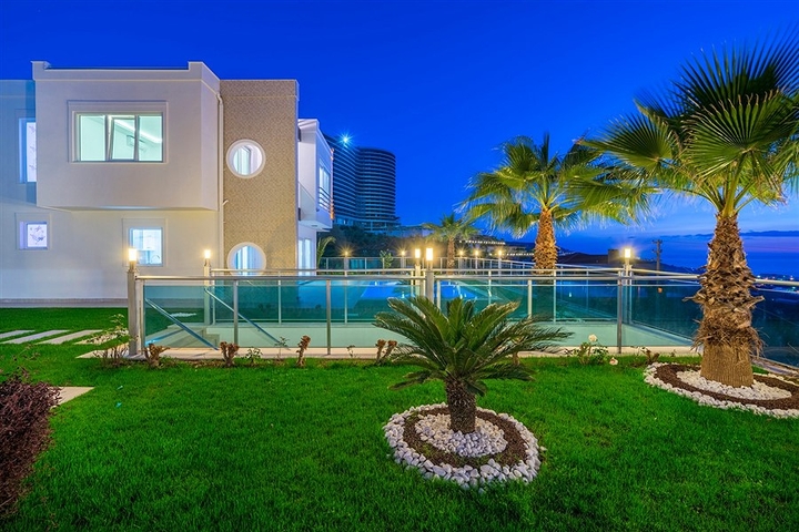 فلل باطلالة بحرية - تصميم انيق - في كارجي جاك / الانيا 