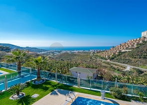 فلل باطلالة بحرية - تصميم انيق - في كارجي جاك / الانيا 