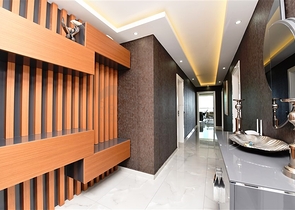 على البحر مباشرة - شقة 3 غرف وصالة -اثاث فاخر - في كاستل / الانيا 