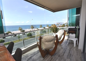 على البحر مباشرة - شقة 3 غرف وصالة -اثاث فاخر - في كاستل / الانيا 