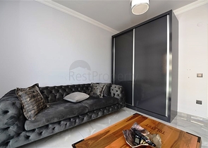 على البحر مباشرة - شقة 3 غرف وصالة -اثاث فاخر - في كاستل / الانيا 