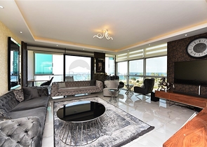 على البحر مباشرة - شقة 3 غرف وصالة -اثاث فاخر - في كاستل / الانيا 