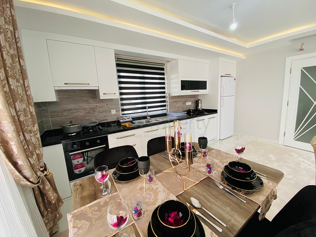 شقق واسعة - تصميم 2 غرفة وصالة - مجمع فاخر - في مهموتلار / الانيا 