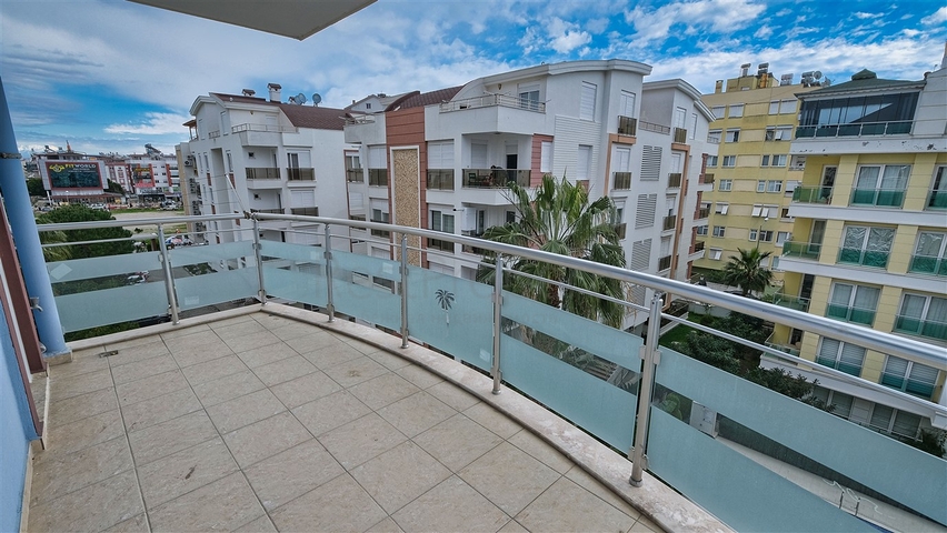 بنتهاوس واسع 5 + 1 مع أثاث على مسافة قريبة من البحر