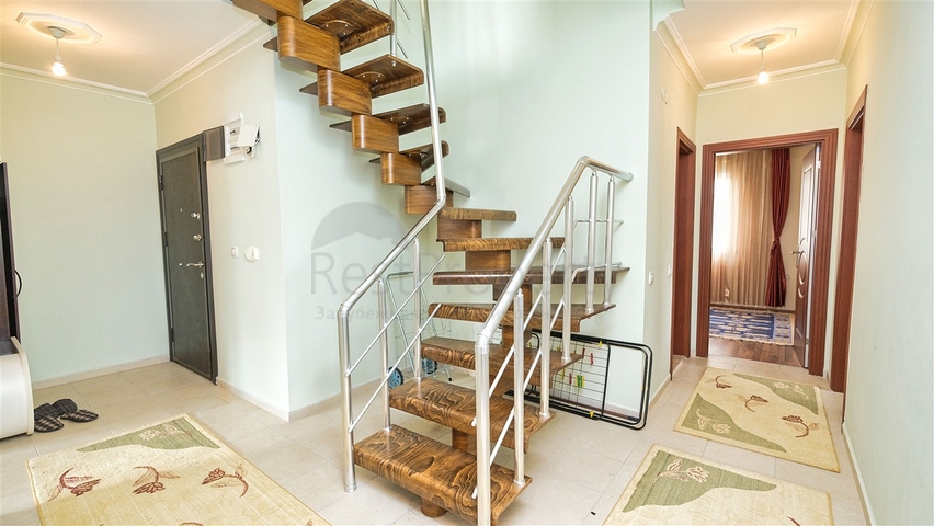 بنتهاوس واسع 5 + 1 مع أثاث على مسافة قريبة من البحر