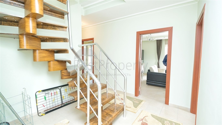 بنتهاوس واسع 5 + 1 مع أثاث على مسافة قريبة من البحر