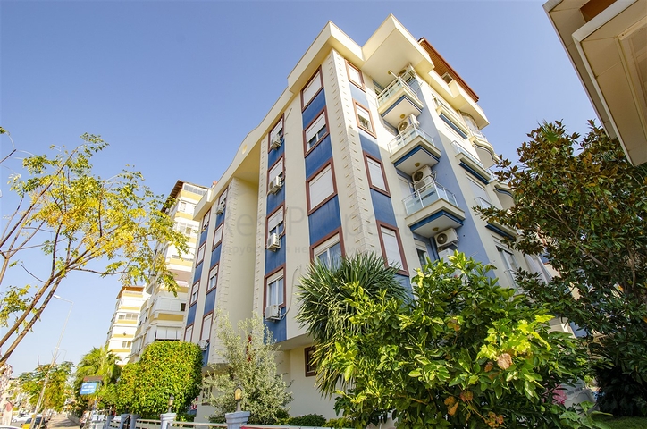 بنتهاوس واسع 5 + 1 مع أثاث على مسافة قريبة من البحر