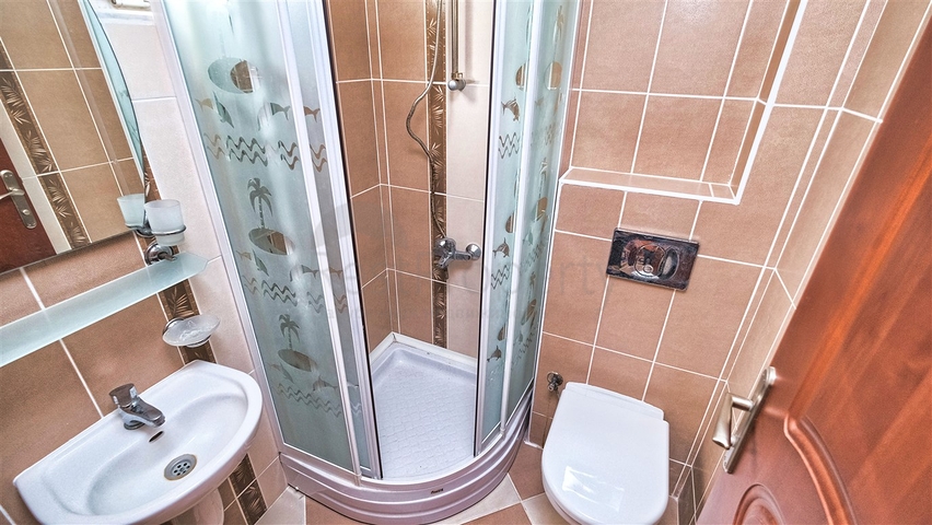 بنتهاوس واسع 5 + 1 مع أثاث على مسافة قريبة من البحر