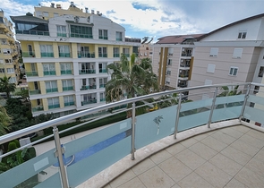 بنتهاوس واسع 5 + 1 مع أثاث على مسافة قريبة من البحر