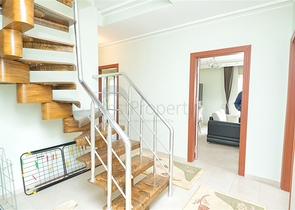 بنتهاوس واسع 5 + 1 مع أثاث على مسافة قريبة من البحر