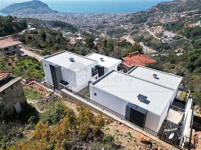 فلل فاخرة ومناسبة للجنسية التركية - اطلالة بحر - تصميم 3 غرف - في مركز الانيا 