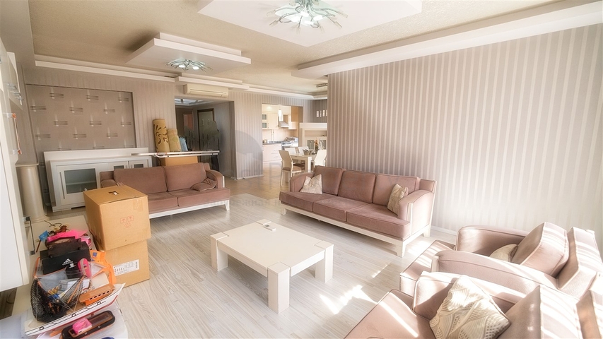 شقة واسعة 3 + 1 في ألتينكوم أنطاليا