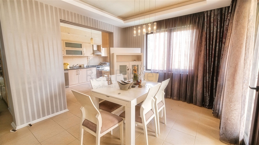 شقة واسعة 3 + 1 في ألتينكوم أنطاليا