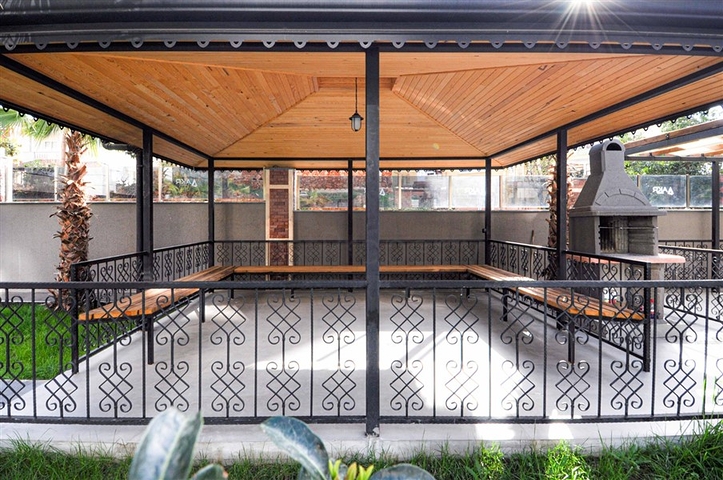 شقة فاخرة - 2 غرفة وصالة مع الاثاث - ضمن مجمع ممتاز - في اوبا / الانيا 