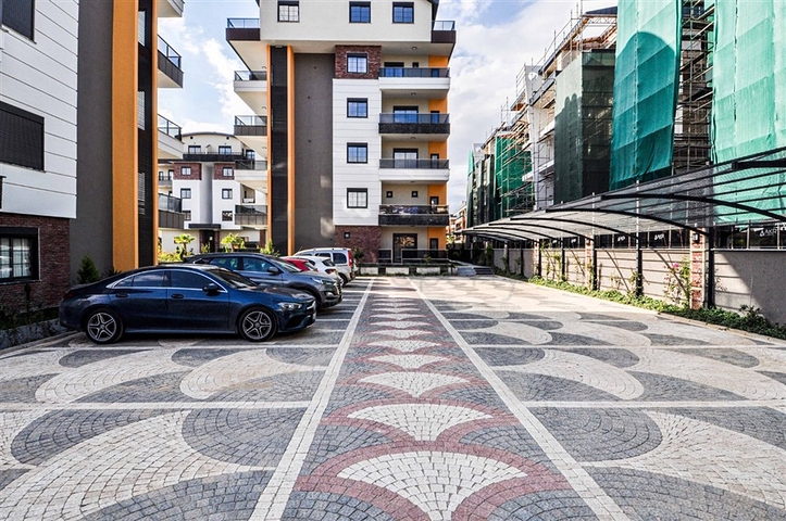 شقة فاخرة - 2 غرفة وصالة مع الاثاث - ضمن مجمع ممتاز - في اوبا / الانيا 