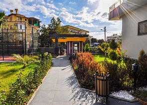 شقة فاخرة - 2 غرفة وصالة مع الاثاث - ضمن مجمع ممتاز - في اوبا / الانيا 