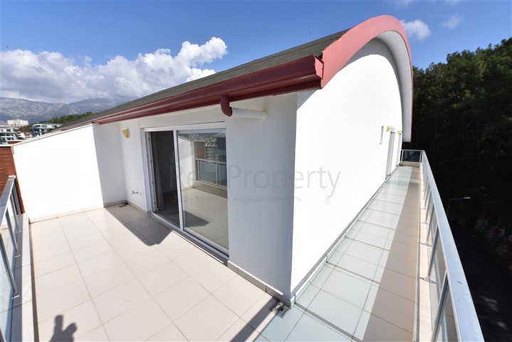 اطلالة بحر - دوبلكس 4 غرف وصالة - مفروشة - ضمن مجمع قريب من البحر -في كارجي جاك /الانيا 