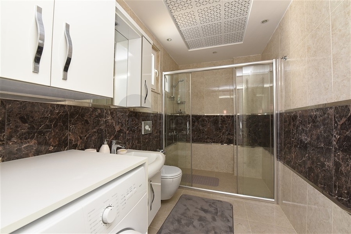 اطلالة بحر - دوبلكس 4 غرف وصالة - مفروشة - ضمن مجمع قريب من البحر -في كارجي جاك /الانيا 