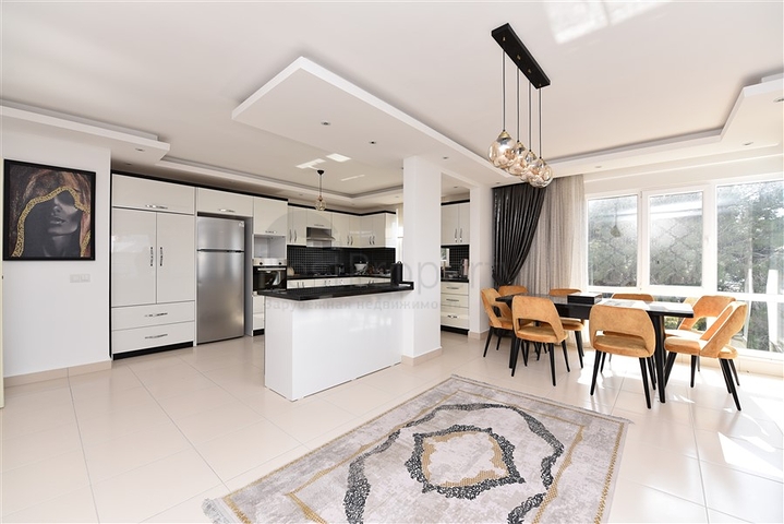 اطلالة بحر - دوبلكس 4 غرف وصالة - مفروشة - ضمن مجمع قريب من البحر -في كارجي جاك /الانيا 