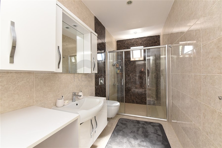 اطلالة بحر - دوبلكس 4 غرف وصالة - مفروشة - ضمن مجمع قريب من البحر -في كارجي جاك /الانيا 